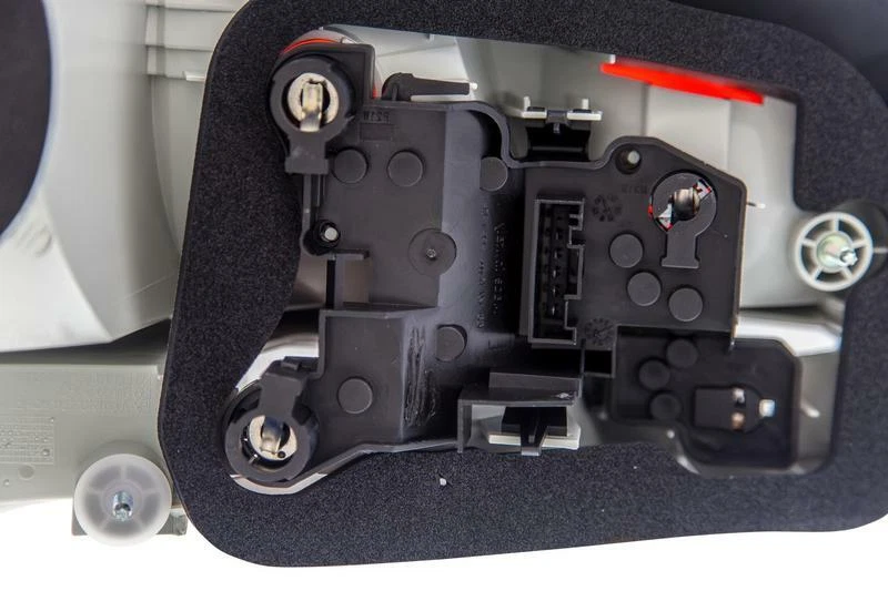 Luz trasera derecha pasajero Hella 009615101 para BMW E82 E88 128i 135i Foto 2 de 4