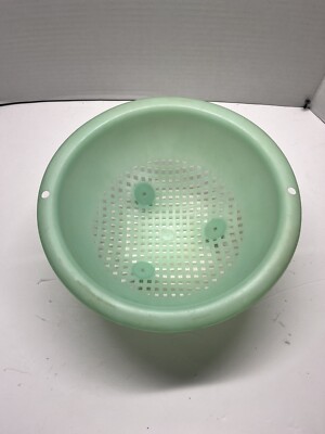 Vintage 1956 Tupperware Jade Green Plastic Colander 339-1 Strainer Made in USA