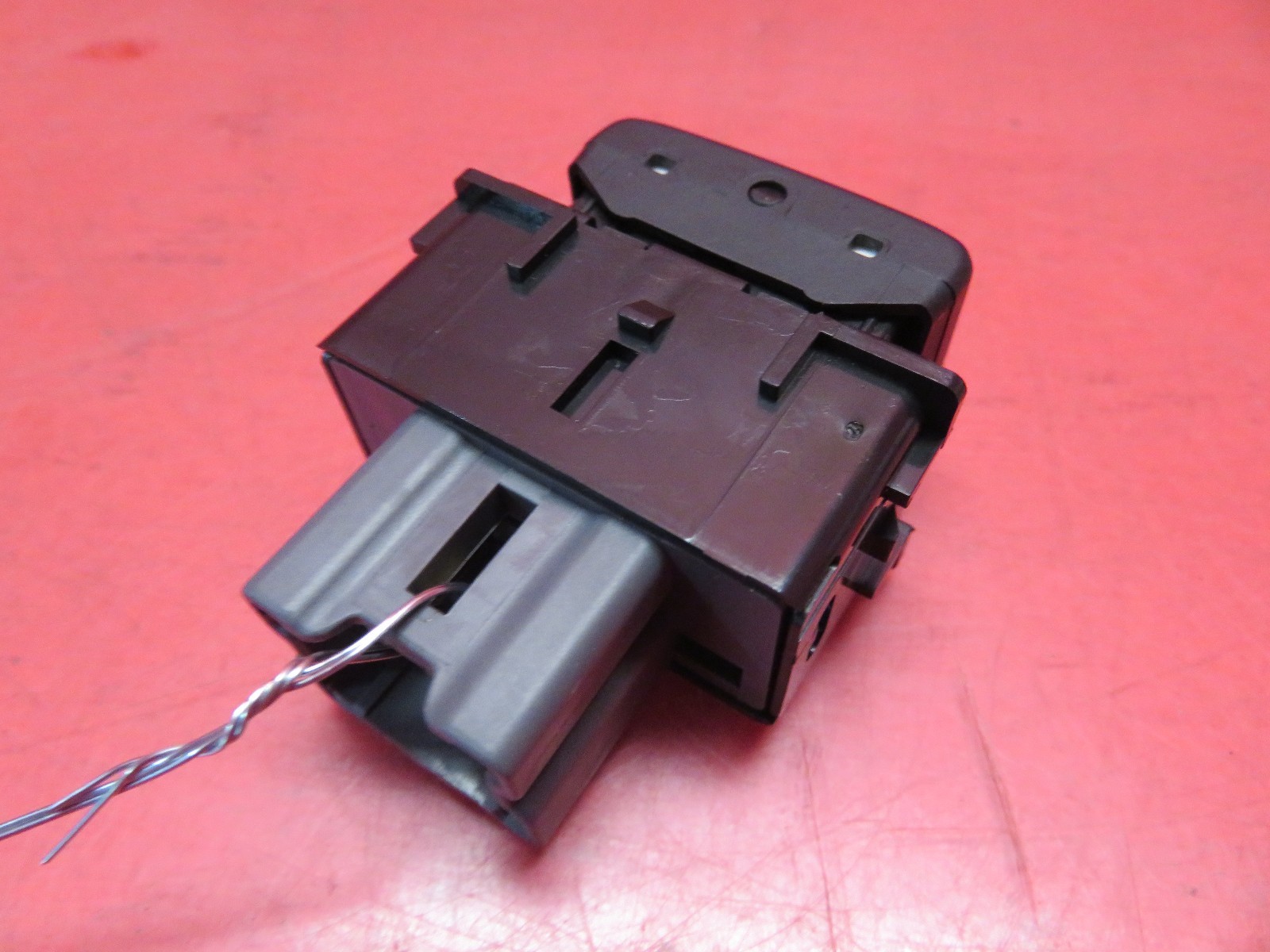 20082010 Infiniti G37S COUPE OEM LEFT FRONT PASSENGER SEAT HEATER SWITCH eBay