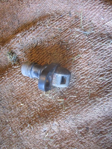 Troy Bilt TB330 Briggs 128M02 mower deck washout port adapter - Picture 2 of 3