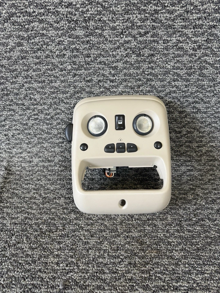 GMC Yukon Denali 2003-2006 luz domo superior trasera con bisel 15112020 15090162 Foto 2 de 4