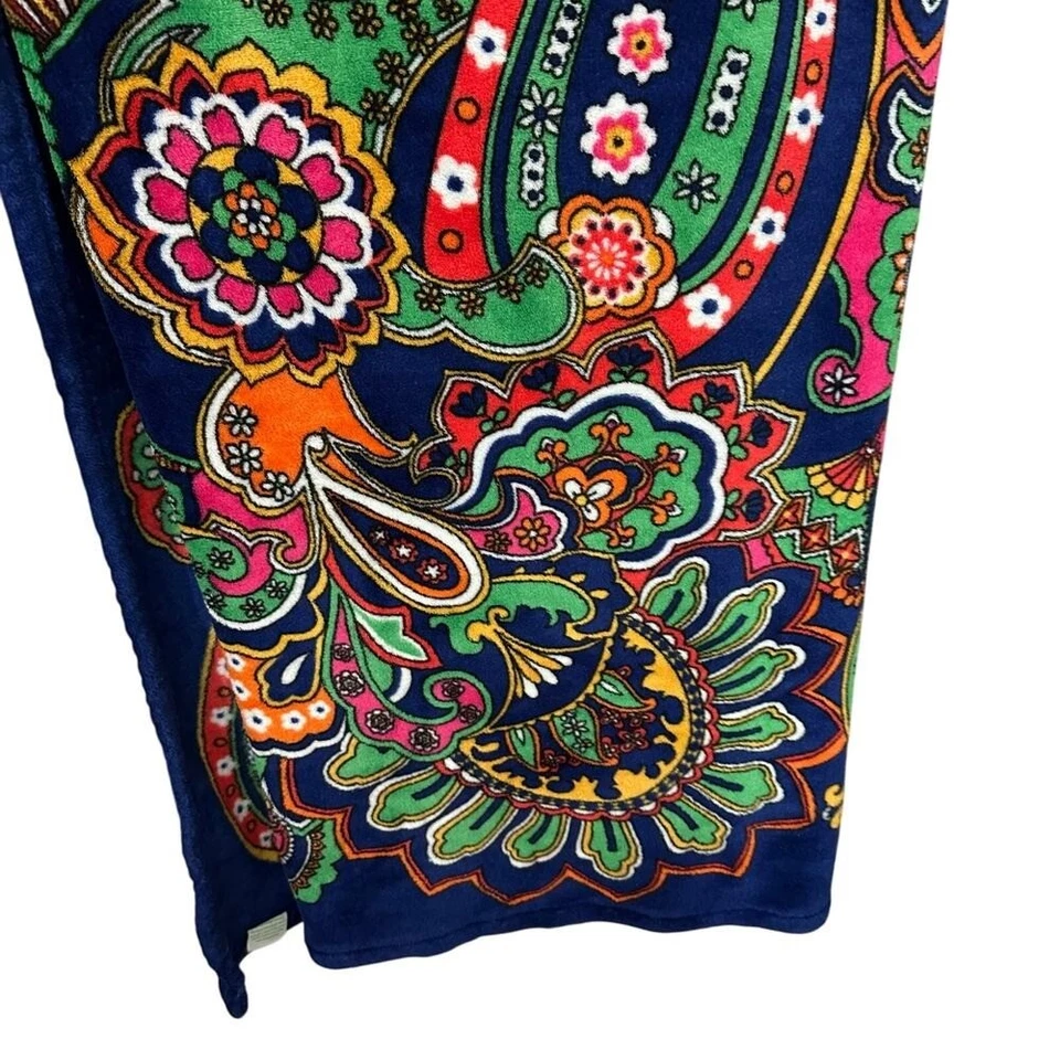 Флисовое одеяло Vera Bradley 80x50 яркое разноцветное мягкое с цветочным узором пейсли - Изображение 4 из 4