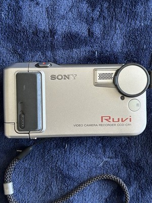 Sony Ruvi CCD-CR1 Handheld Video Camera Recorder Silver LCD Screen