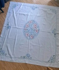 Tolle Tischdecke, Vintage, weiß mit Stickerei ,rechteckig  155cm x 136cm 