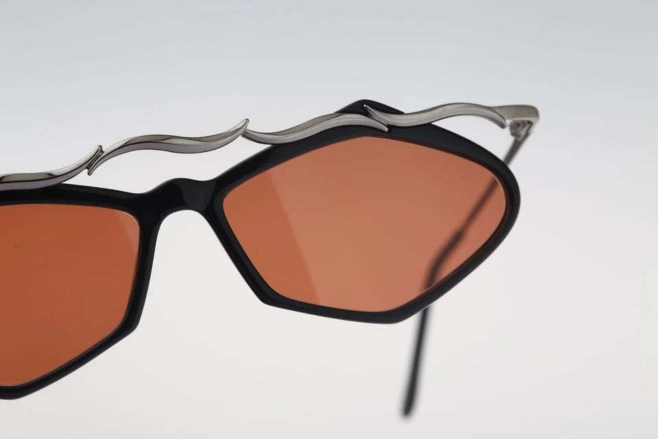 Gafas de sol Robert Rudger 670 10, vintage años 90 negras y grises locas hexagonales nuevas de stock Foto 3 de 4