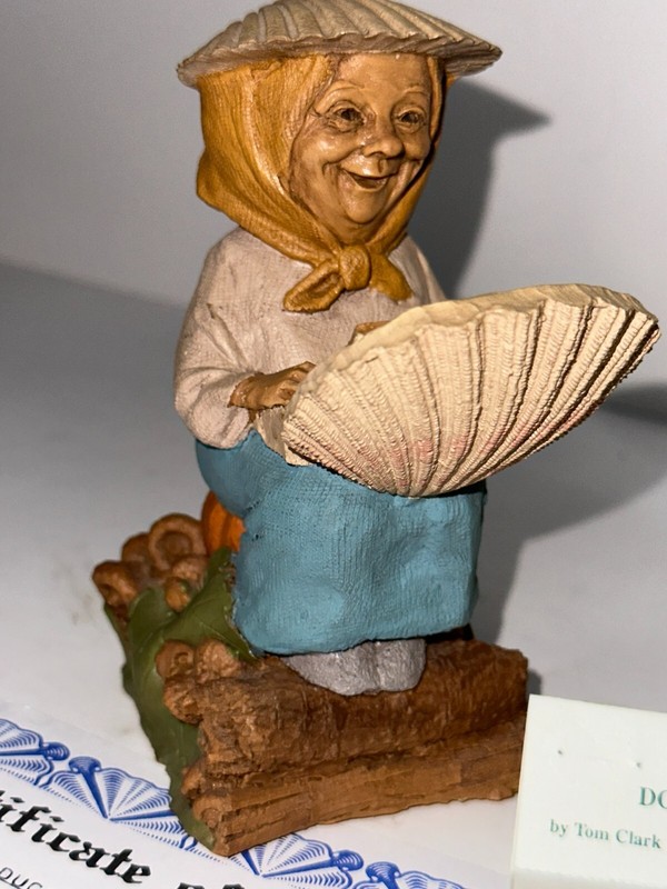 1998 Tom Clark Carin DOT COM .COM Gnome #5377 'Surf the Net on Seashell Laptop'