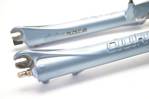 ROCK SHOX DUKE BLUE 1 1/8" THREADLESS 26" BICYCLE SUSPENSION FORK 215 MM STEERER - Picture 4 of 13