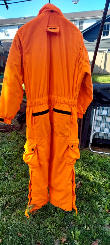 Traje de caza, mono LG naranja ligeramente usado. Foto 3 de 3