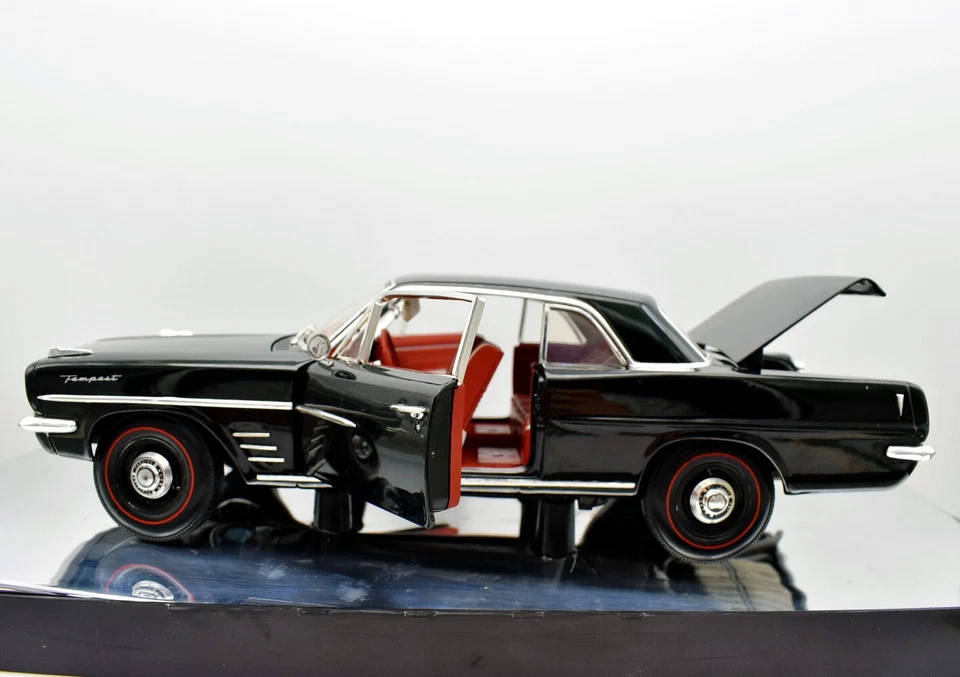 Modellino auto scala 1:18 Pontiac tempest coupe highway 61 diecast modellismo - Immagine 4 di 4
