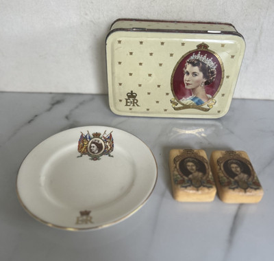 1953 Her Majesty Queen Elizabeth ll Coronation Souvenir Toffee Dose plus mehr