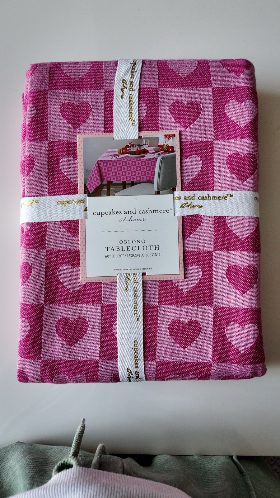 Cupcakes Cashmere Pink Heart Valentine's Tablecloth 60x120 Oblong NEW