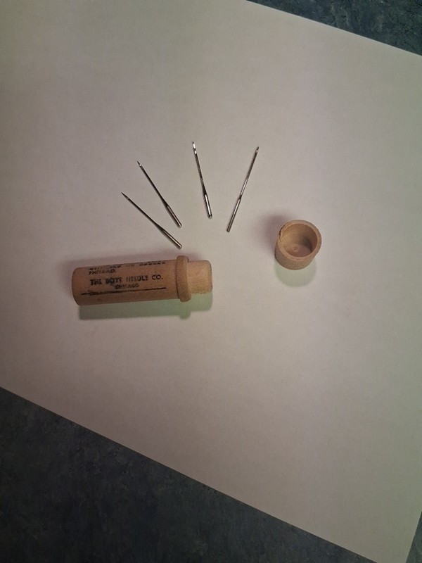 Four needles  fit DAVIS OLD STYLE  WHITE OLD STYLE non vibrator machine  Lot #20