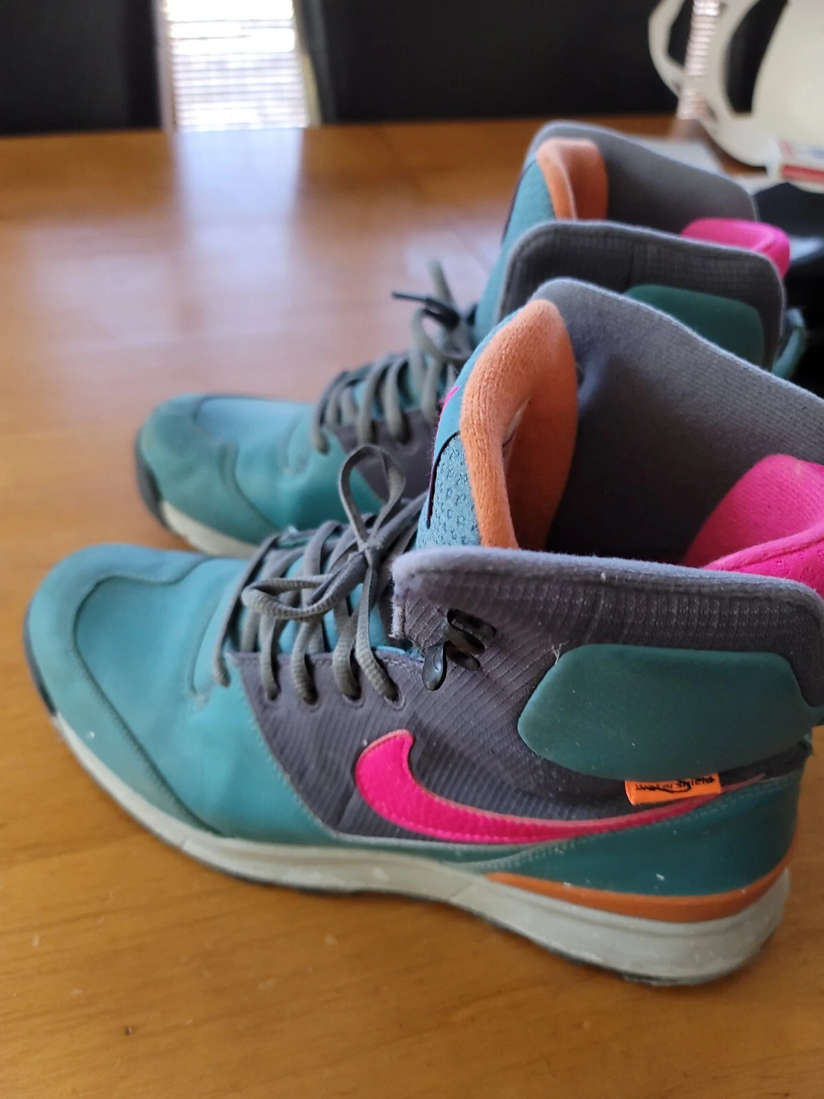 NIKE Stasis ACG Mineral Teal Pink Urban Orange Athletic Boots Sz 9.5 #616192-368