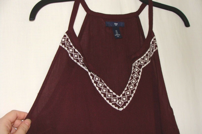 GAP Dark Maroon Spaghetti Strap Crinkled Gauzy EMBROIDERED TANK Top Sz SMALL