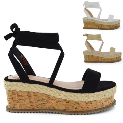 zeppe nere con lacci