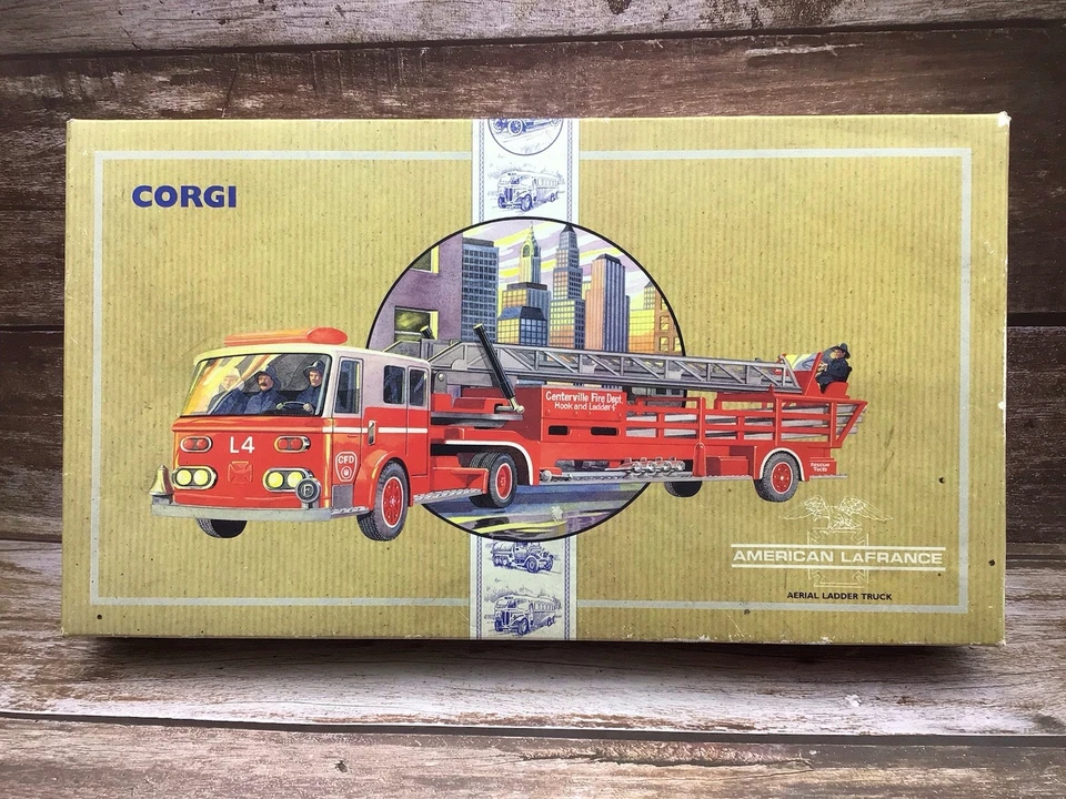 Corgi 97321 - American La France Fire Engine ~ Boxed ~ 1/50 Scale - Image 2 of 4