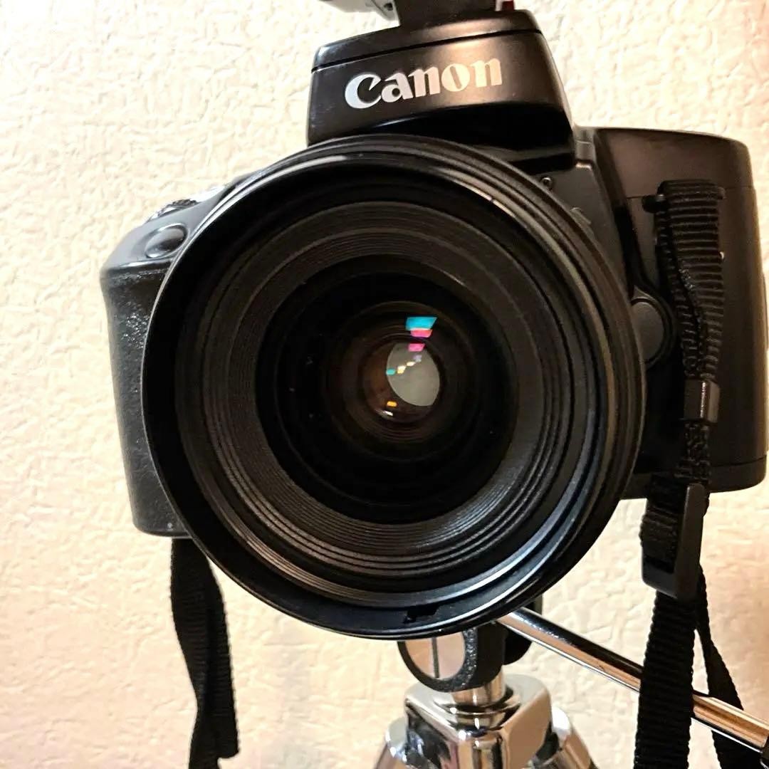 Canon EOS100QD　 ZOOM EF 28-80mm +300 Canon EOS 100QD Camera with EF28-80mm and EF100-300mm Lenses
