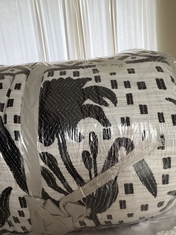 Anthropologie Jacquard-Woven Jeanette KING Duvet Cover NWT OB - Image 2 of 2