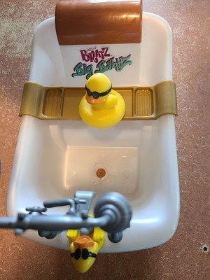 Bratz Big Babyz Bubble Bathtub with accessories ''See pics''