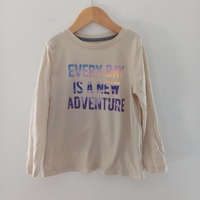 Old Navy Langarmshirt Jungen Alter 5 6 Jahre T-Shirt beige Abenteuer Kinder