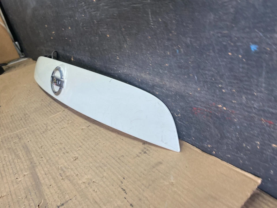 2011 to 2014 Nissan Juke Liftgate Hatch Finish Panel With Camera OEM r2299 DG - Image 2 of 4