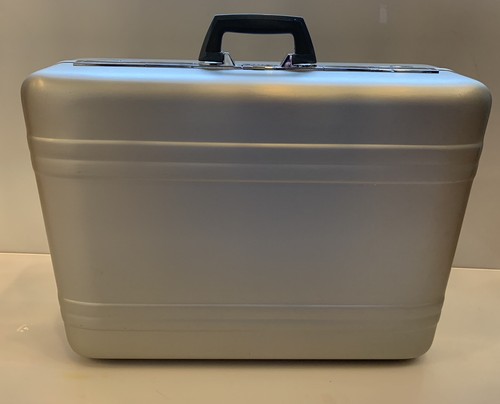 Vtg ZERO Halliburton Suitcase 24 x 18 x 