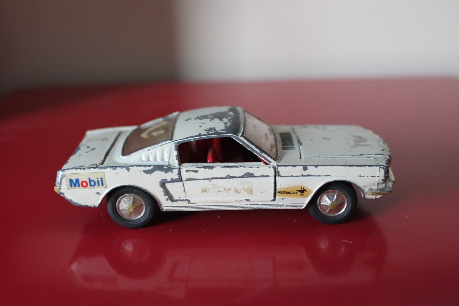 Dinky Toys 4.3” FORD MUSTANG FASTBACK 2+2 Diecast Car VINTAGE No161