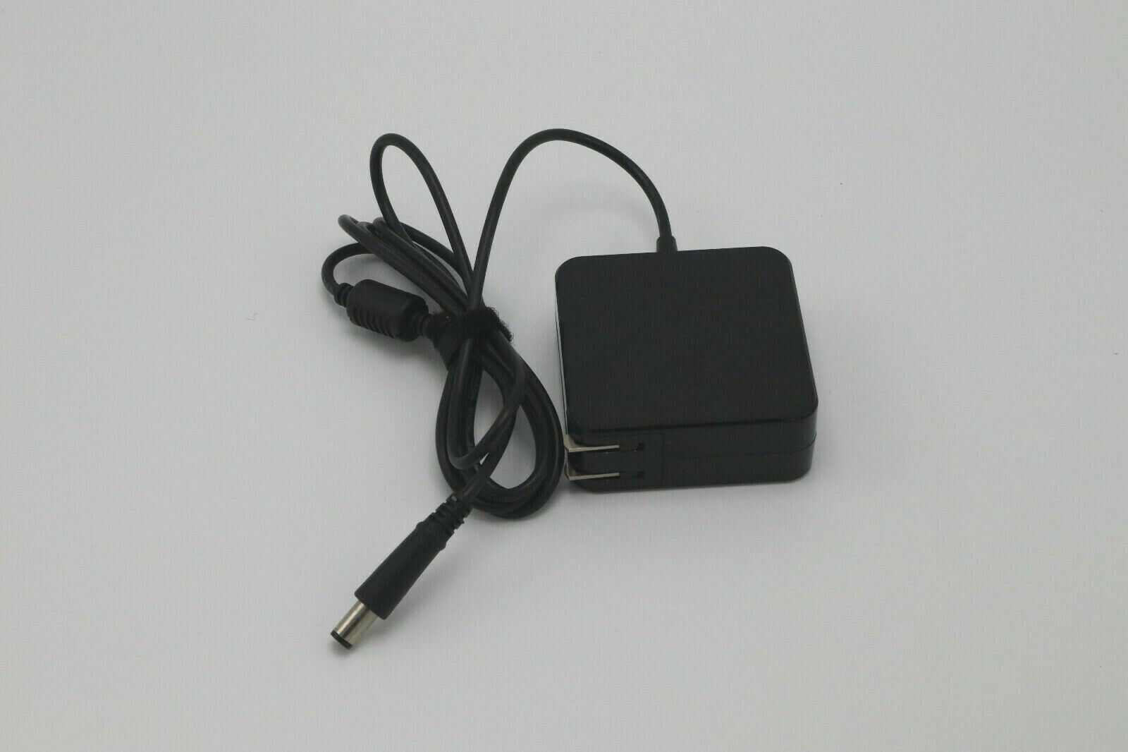 SIKER SWITCHING POWER ADAPTER SK90195334 for DELL LAPTOPS 19.5V 3.34A NEW WO BOX