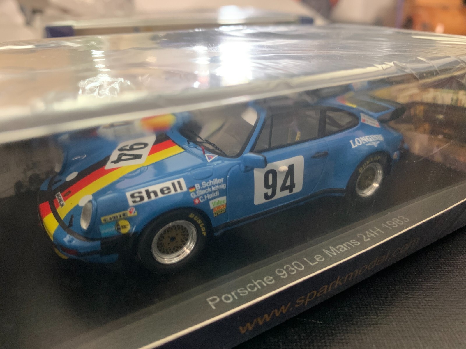Porsche 930 N°94 Le Mans 1983 Spark S9855 voiture miniature 1/43