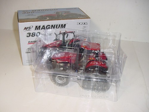 1/32 Case-IH Magnum 380 Rowtrac Tractor by ERTL NIB! 2015 Farm Show Edition! - Picture 2 of 2
