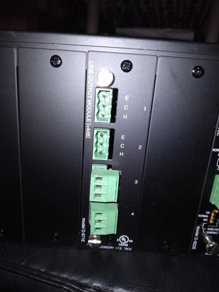 TOA模块化数字混音器D-901 — 第 2/4 张图片