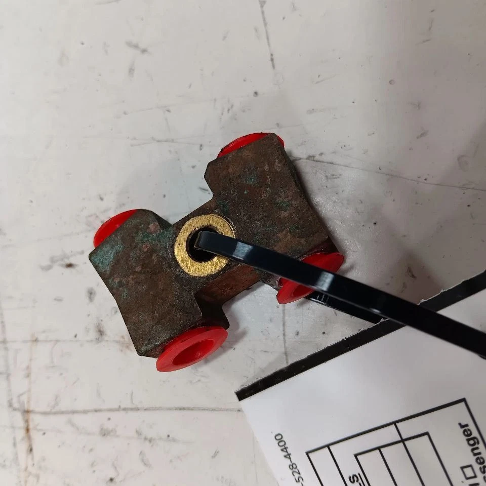 Nissan LEAF Brake Line Proportioning Valve Junction Splitter 2013 2014 2015 201 - Image 2 of 4