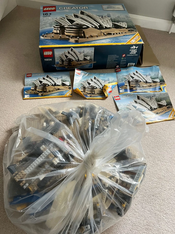 LEGO Creator 10234 Sydney Opera House, photo 1 of 5