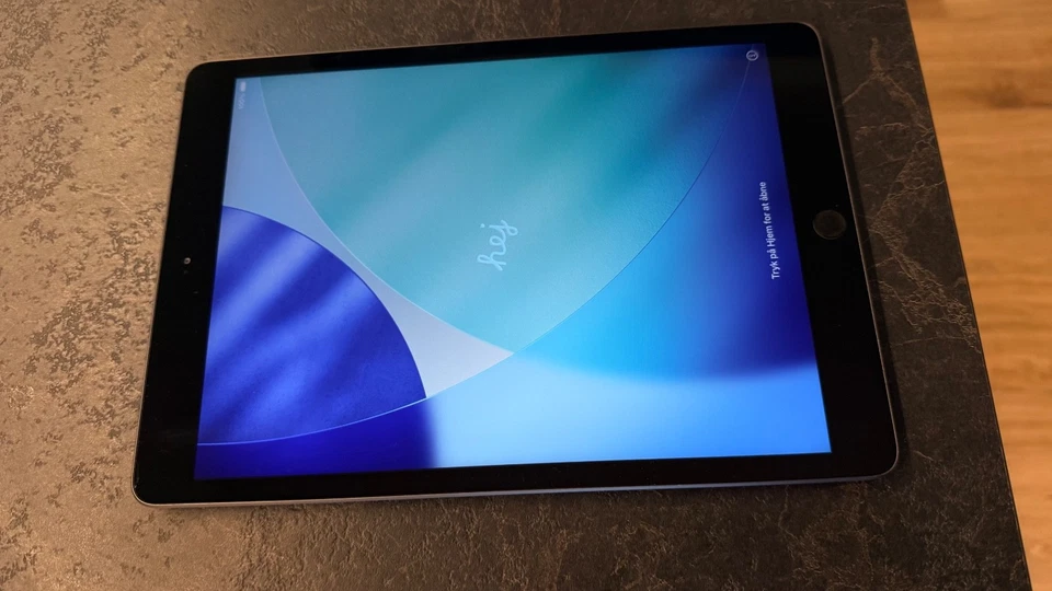 Apple iPad (8th generation) · 128GB · Wi-Fi, foto 1 di 5