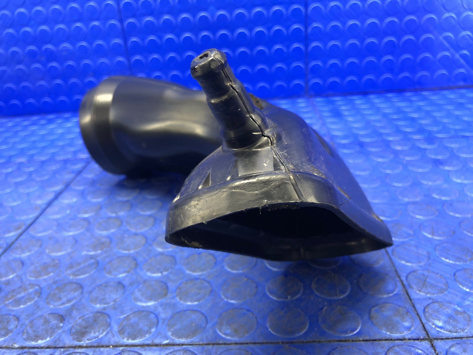 2016-2021 MCLAREN 570S OEM LEFT SIDE AIR CLEANER FILTER DUCT PIPE HOSE 13F0683CP