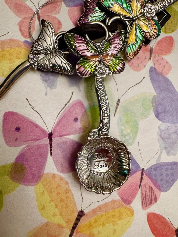 La Cucina By Ganz 4 piece Measuring Spoon Set Stained Glass Butterfly Design New - Image 4 of 4