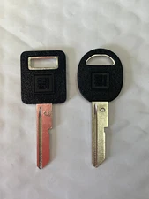 Original GM Logo Key Blank Set, C & D Keyways with Plastic Heads, OEM