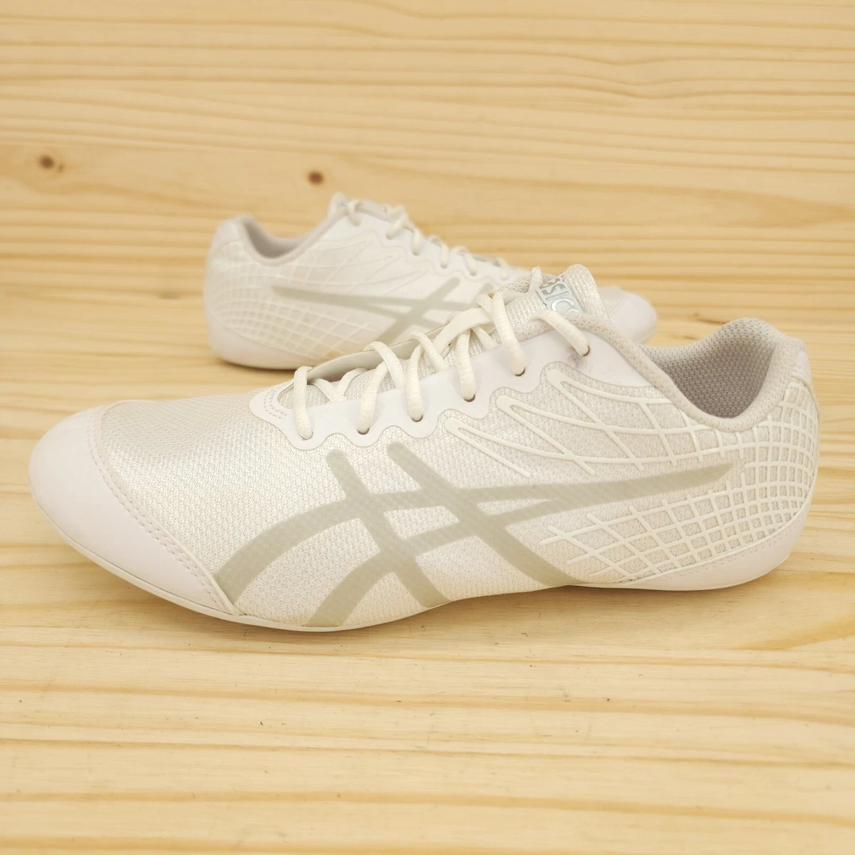 Asics ultralyte deals cheer shoes