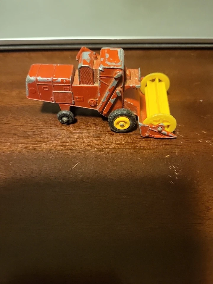 * 1960s MATCHBOX TOY VEHICLES # 65 RED CLAAS COMBINE HARVESTER Car-75 - Image 2 of 3