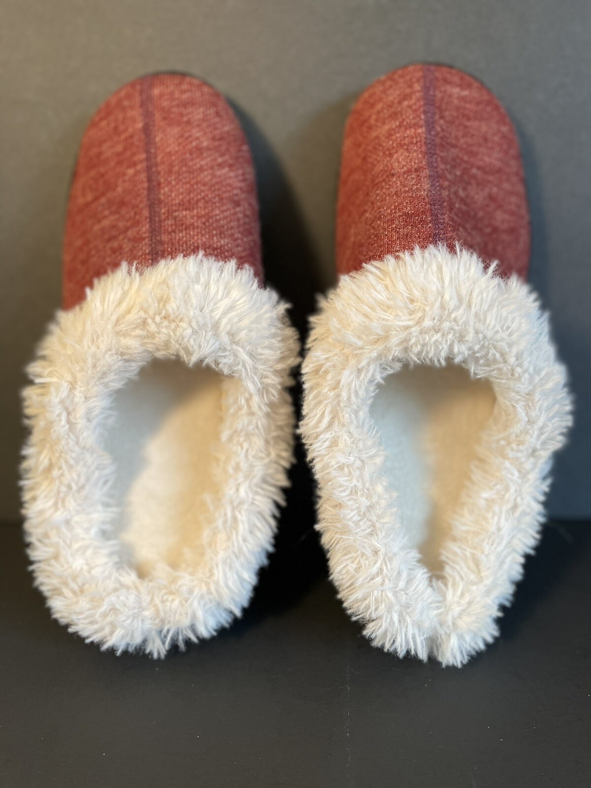 Womens Isotoner Slippers/House Shoes w/Enhanced Cushion, Rubber Soles