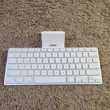 Apple iPad Keyboard Dock For 30-Pin Connector 1st 2nd 3rd Generation A1359 White