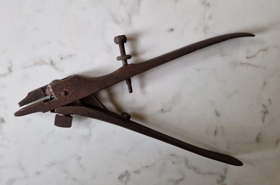 ancienne pince à avoyer pour améliorer les dents de scie - outil à bois- vintage - Photo 2/4