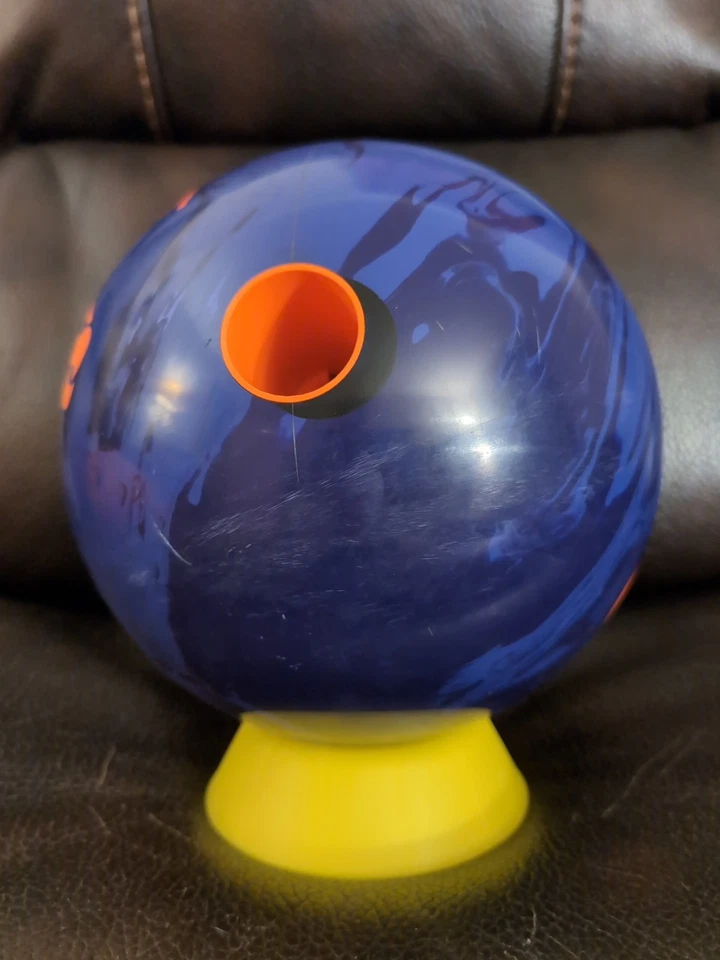 Bola de boliche reactiva sólida 15 lb MOTIV Venom Shock perforada una vez Foto 4 de 4