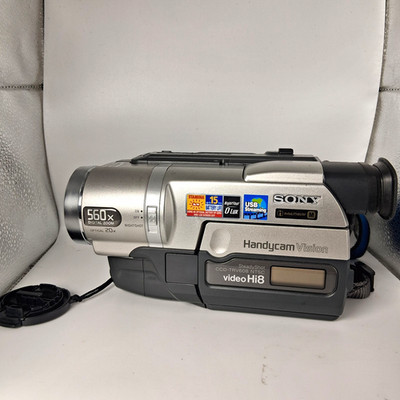 Sony Handycam Vision CCD-TRV608 Hi8 20x/560x LCD Light w/ AC Adapter TestedWorks