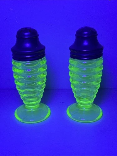Vintage Green Depression Salt & Pepper Shakers-Hazel Atlas-Glows