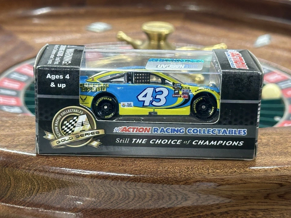 Aric Almirola #43 Waffle House 2016 Richard Petty Ford 1/64 NASCAR diecast raro Foto 3 de 4