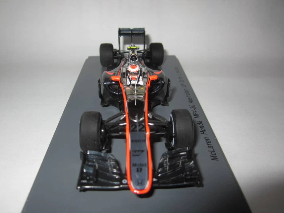 Spark SCS155 1/43 McLaren MP4-30 2015 Suzuka Custom Box Jenson Button - Bild 4 von 4