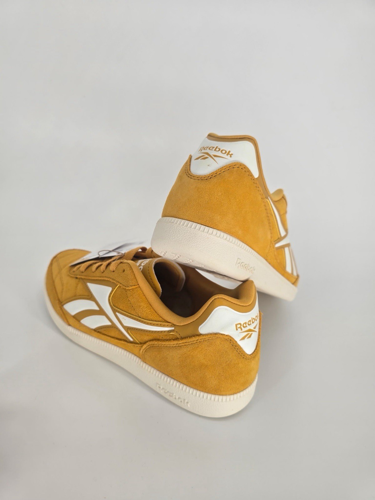 REEBOOK FINALE/Yellow/Natural/Tan AR30357M-YCT/MENS SHOE SIZE 10.5M image 3