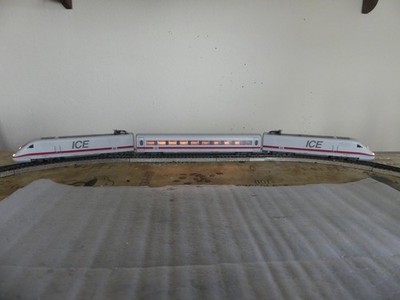 Märklin H0 2986 Triebzug ICE BR401, DB -DIGITAL- AC, Licht, Top ,geprüft