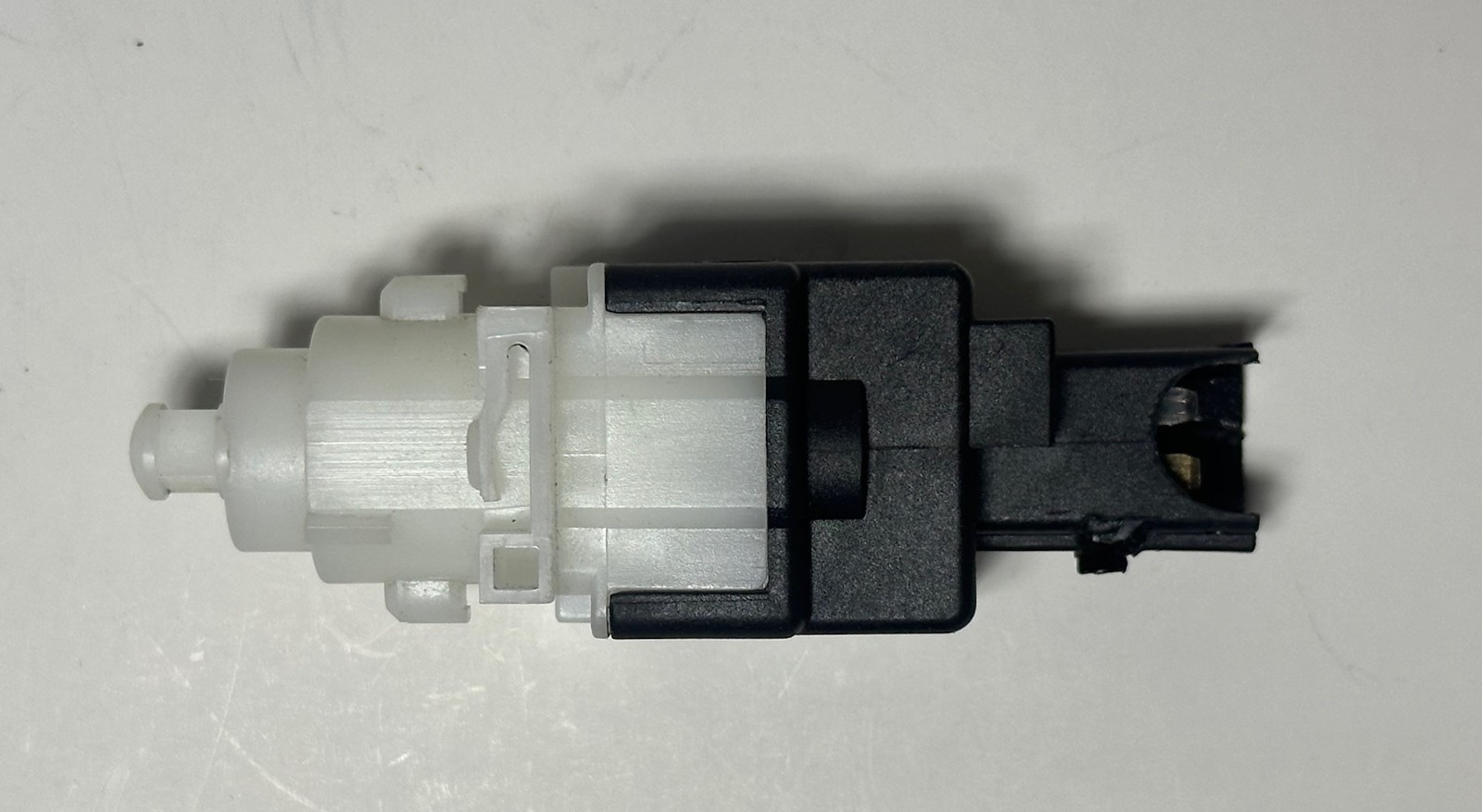 2008 - 2020 MASERATI BRAKE LIGHT PUSH BUTTON SWITCH 201957 OEM